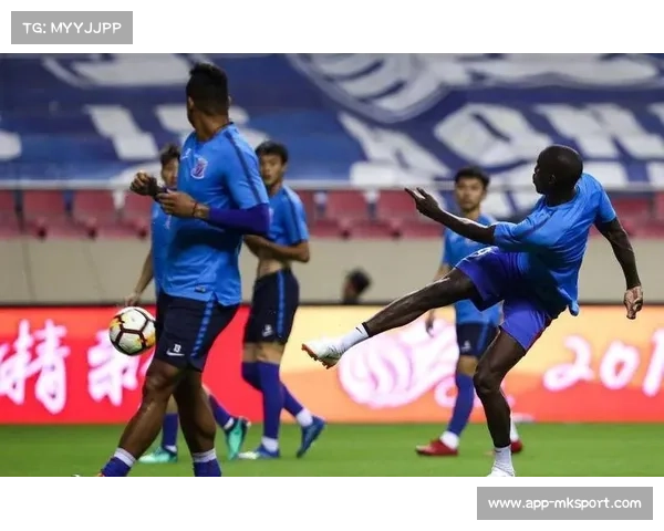 上海申花多次受益争议判罚引发球迷热议公平公正问题 上海申花多次受益争议判罚引发球迷热议公平公正问题